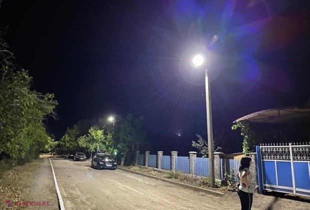 FOTO // Echipa Partidului „ȘOR” continuă programul de iluminare stradală în raionul Orhei. Lumina a fost aprinsă pe străzile unui alt sat din raion
