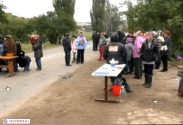 Elevii de la Troița Nouă, hrăniți pentru a protesta