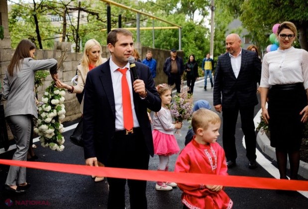 FOTO // Deputatul din circumscripția Orhei, Ilan Șor, a dat în exploatare încă o curte din Orhei reparată capital