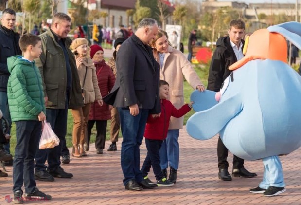 FOTO // Președintele Dodon și-a dus familia în Transnistria pentru a marca alături de Krasnoselski și soția sa sărbătoarea de stat a Federației Ruse – „Ziua Unirii Naționale”