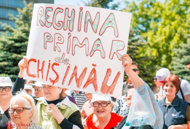 FOTO, VIDEO // Protest la Chișinău în apărarea Reghinei Apostolova: „Cerem justiție corectă, NU ne furați speranța”