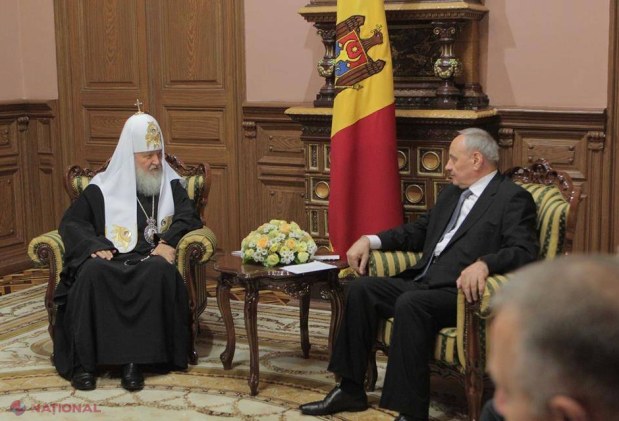 FOTO // Preşedintele Nicolae Timofti l-a primit cu căldură pe Patriarhul Kiril. S-au îmbrăţişat şi pupat! 