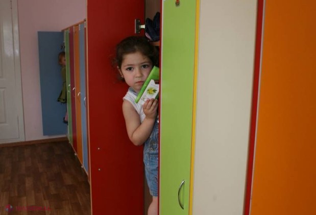 Copil UITAT pe noapte într-o grădiniță din Soroca. Educatoarea a încuiat ușile și a plecat acasă