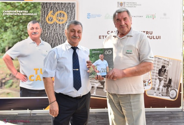 FOTO // Cel mai mare sportiv din istoria R. Moldova, Tudor Casapu, la 60 de ani. Mingireanul, SINGURUL campion olimpic moldovean la o probă individuală, a primit în dar ALBUMUL „Campion pentru eternitatea neamului”