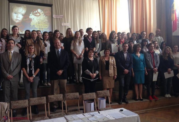 Peste 120 de premii // Ei sunt învingătorii Olimpiadei republicane de Limbi străine