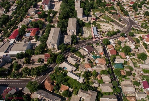 FOTO // „Cât timp la Chișinău nu pot ÎMPĂRȚI puterea...” Ilan Șor a inaugurat o nouă stradă reparată capital la Orhei