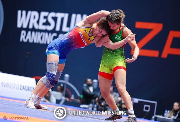 FOTO // Cea mai bună sportivă din R. Moldova în 2023 și-a adjudecat prima MEDALIE în 2024. Anastasia Nichita și-a zdrobit adversara cu 14-4