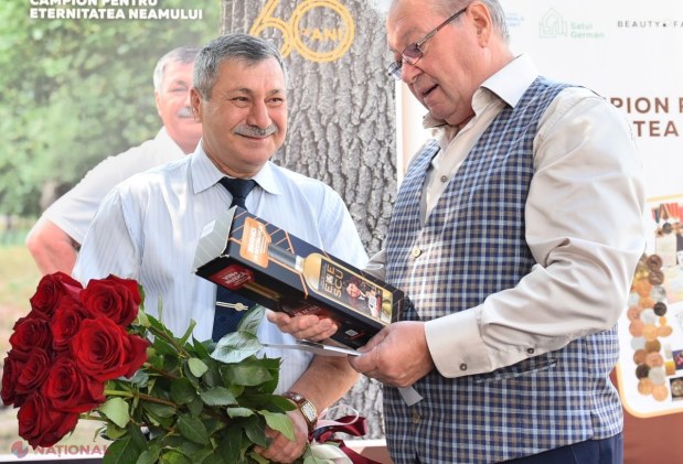 FOTO // Cel mai mare sportiv din istoria R. Moldova, Tudor Casapu, la 60 de ani. Mingireanul, SINGURUL campion olimpic moldovean la o probă individuală, a primit în dar ALBUMUL „Campion pentru eternitatea neamului”