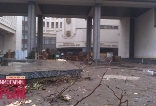 Crimeea // Spre jurnaliști a fost aruncată o grenadă