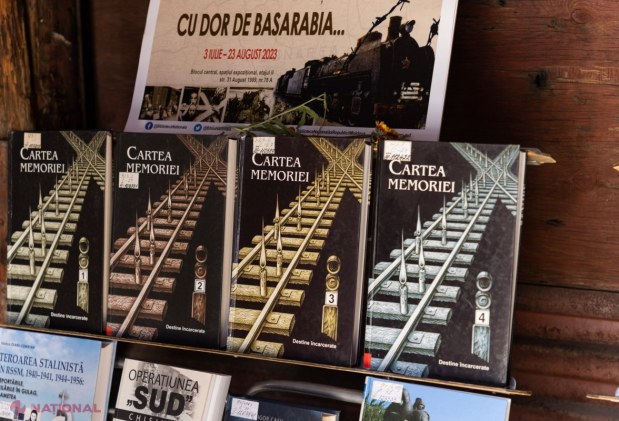 GALERIE FOTO // Expoziția „Basarabeni în Gulag”, desfășurată în două vagoane plasate în PMAN în memoria victimelor celui de-al doilea val de deportări staliniste, va putea fi vizitată până la 30 iulie