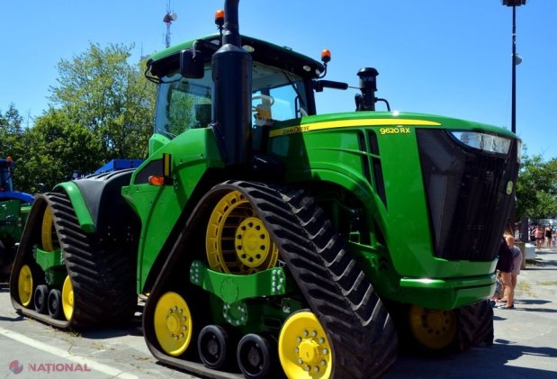 Este, probabil, CEL MAI SCUMP tractor din lume. Doar cei mai bogați fermieri și-l pot permite, dar are o productivitate ...