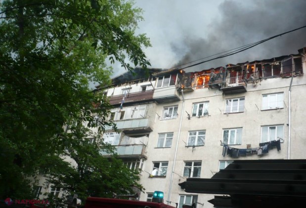 VIDEO  FOTO // 28 de apartamente de la mansadra unui bloc din capitală au ars în totalitate