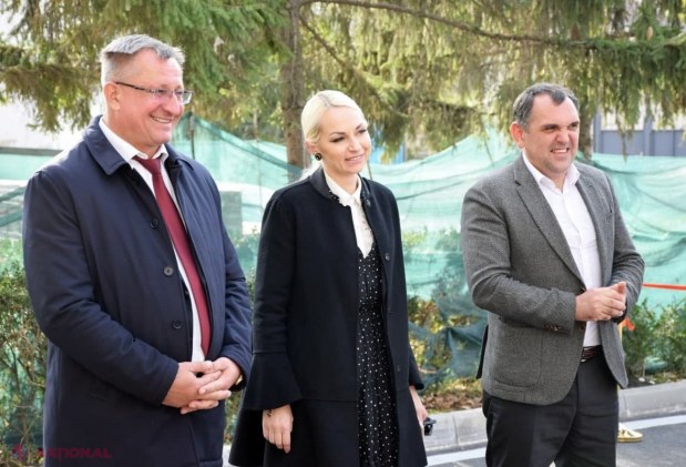 FOTO // Echipa lui Ilan Șor continuă amenajarea curților de bloc din Orhei: „Mă bucur că am reușit inaugurarea acestei curți, care se află pe o stradă cu o denumire simbolică pentru istoria noastră”