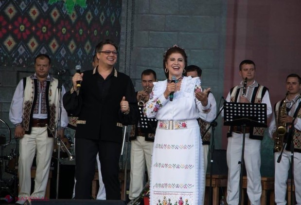 FOTO // R. Moldova GĂZDUIEȘTE cel mai mare FESTIVAL dedicat Românilor de Pretutindeni. Irina Loghin: „Cât voi trăi voi cânta pentru Basarabia, că-i pământ din Țara mea”