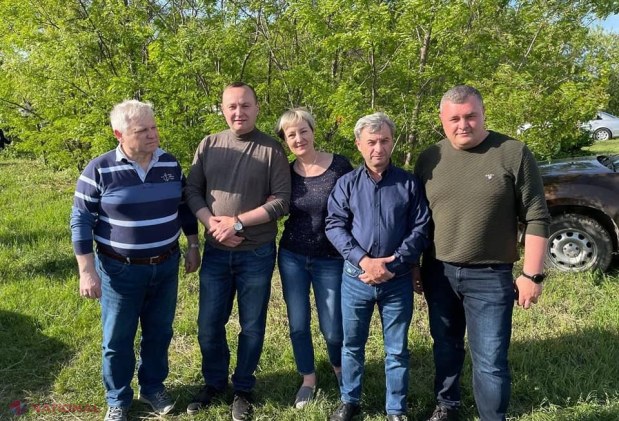 VIDEO // Socialiștii lui Dodon au dat start CHEFURILOR cu frigărui și băuturi alcoolice din belșug. Aceștia au venit la iazul de la Brăviceni cu mașini de LUX și au ÎMBRÂNCIT jurnaliștii prezenți la fața locului