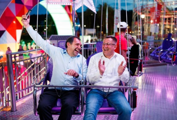 FOTO, VIDEO // Partidul „ȘOR” a dăruit „OrheiLand”-ului un CARUSEL unic. „Star Tower” are o înălțime de 30 de metri și poate lua la bord 20 de persoane