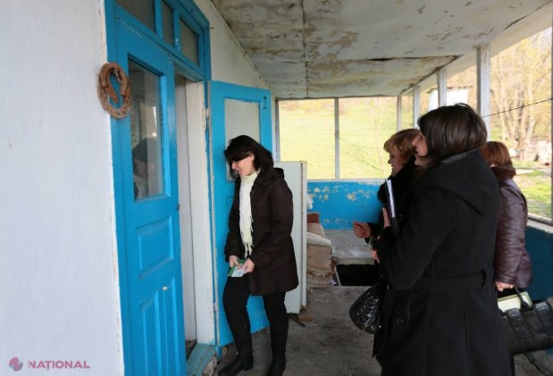 Alungați din casa în care au locuit 25 de ani