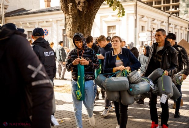 FOTO // Protestul de la Parlament crește în intensitate. „Peste 200 de corturi sunt deja în Orășelul Schimbării”