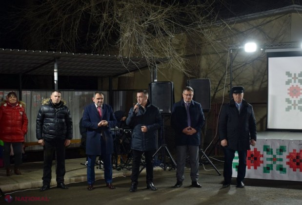 FOTO // Echipa lui Ilan Șor a ILUMINAT încă un sat din raionul Orhei. „Iluminarea stradală a fost una dintre cele mai mari cerințe a celor circa 3 000 de localnici”