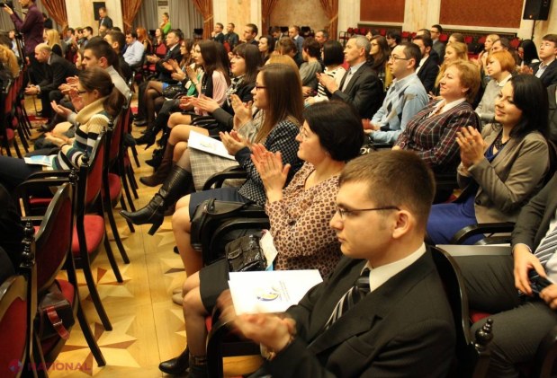 PREMII pentru STUDENŢII moldoveni care învaţă PESTE HOTARE