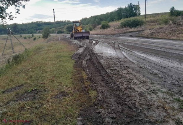 FOTO Șapte drumuri publice naționale, afectate pe ploile și vântul de noaptea trecută. Muncitorii au intervenit în sectoarele Dubăsari, Criuleni, Glodeni și Dondușeni