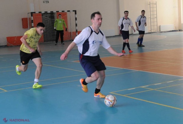 Zece echipe se bat pentru CUPA PRESEI-2017 LA FUTSAL. Prima etapă a fost spectaculoasă