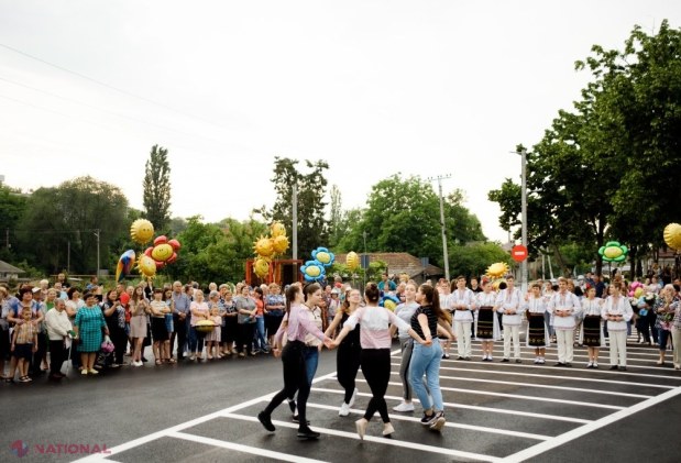 FOTO // O nouă stradă, dar și un SCUAR din Orhei, reparate capital, au fost date în exploatare de către Ilan Șor