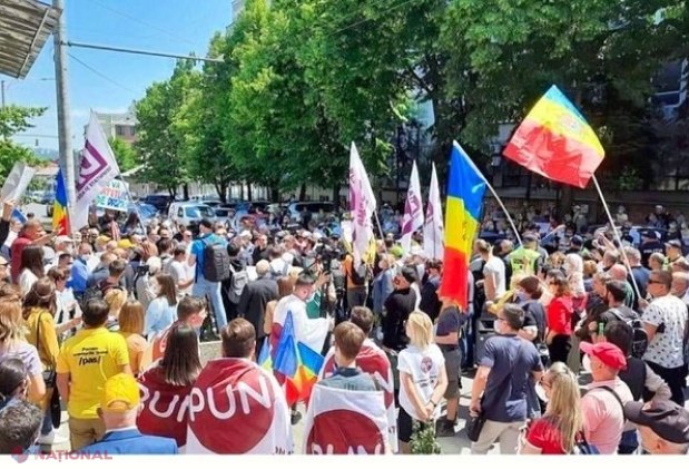 VIDEO, UPDATE // Protestatarii, NEMULȚUMIȚI de decizia CEC de a deschide 146 de secții electorale în străinătate: „Vom contesta decizia la Curtea de Apel. Ei nu și-au spălat obrazul”