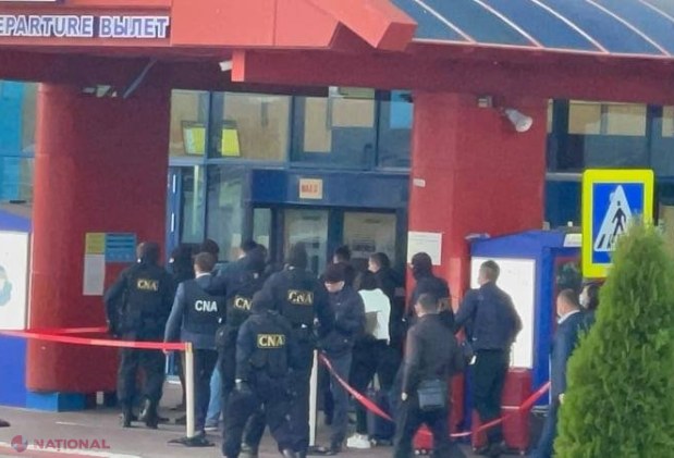 FOTO // Angajații SIS și CNA, DESCINDERE la Aeroportul Internațional Chișinău într-un dosar de CORUPȚIE