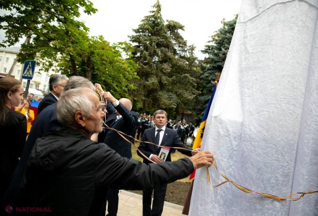 GALERIE FOTO // La Sângerei a fost inaugurat un monument în memoria victimelor DEPORTĂRILOR regimului totalitar comunist de OCUPAȚIE