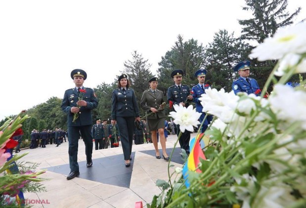 REPORTAJ FOTO // Bunica a bătut toba de Ziua Independenței R. Moldova