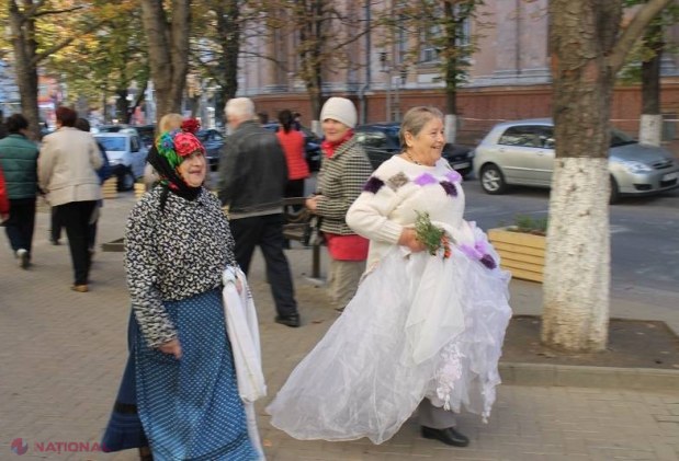 REPORTAJ FOTO // NUNTĂ la Primăria Chișinău: Dorin Chirtoacă s-a ÎNSURAT