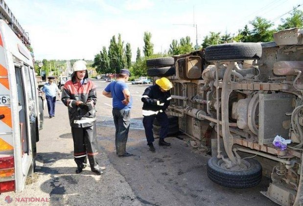 VIDEO // Accident cu implicarea a două camioane, la Bălți