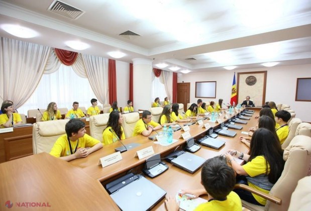 Miniștrii au primit cadouri la ședința Guvernului