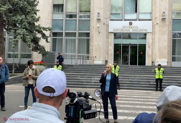 FOTO // Deputații Partidului „ȘOR” și ai PCRM au cerut DEMISIA Guvernului, în cadrul unui flashmob