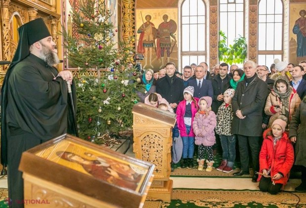 FOTO // Vlad Plahotniuc, prezent la slujba de la Mănăstirea Curchi. Starețul l-a lăudat pe liderul PD: „Mulţumim domnule președinte”
