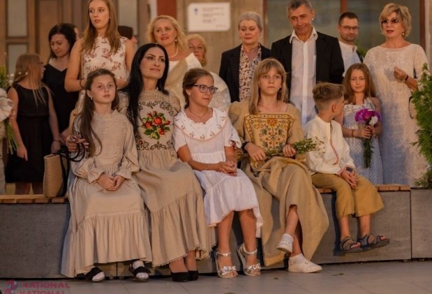 INTERVIU // Oxana Munteanu: „Am trăit câțiva ani peste hotare, știu ce însemnă Dorul de casă. Spectacolul „Vă așteptăm acasă” va mai fi jucat pe peronul gării din Chișinău”