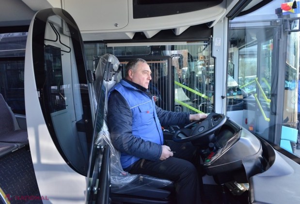 FOTO // Autobuzele „cu scandal” au DISPĂRUT din centrul Chișinăului: Rutele municipale pe care vor circula primele unități de transport procurate de Primărie