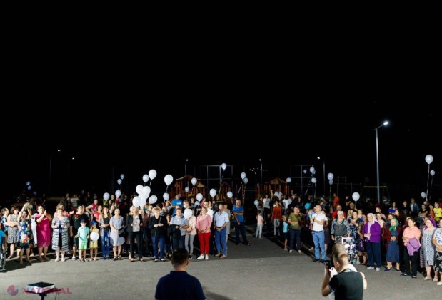 FOTO // Partidul „ȘOR” a finalizat proiectul de ILUMINAT STRADAL în satul Jeloboc în memoria primăriței: „Luminile pe care le aprindem azi în satul Jeloboc și în toată comuna Piatra sunt în amintirea Marianei Țugui”