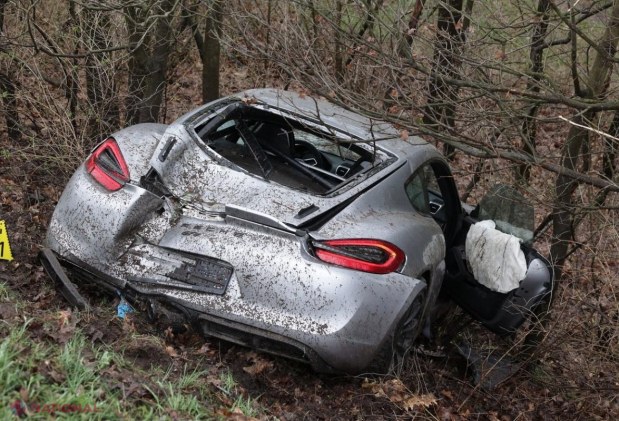 GALERIE FOTO // Trei Porsche, patru morți și un accident de groază. Dramă incredibilă pe autostrada