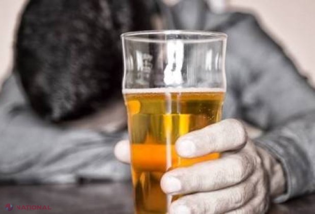 O mamă din R. Moldova a fost AMENDATĂ pentru că fiul ei a băut alcool la școală