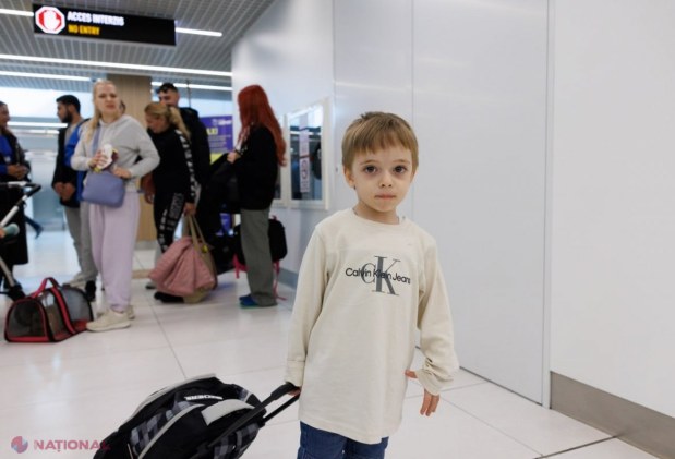 FOTO // Cei unsprezece cetățeni ai Republicii Moldova evacuați din Liban au ajuns în siguranță la Chișinău