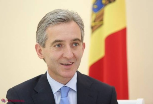 VIDEO // Premierul Iurie Leancă recită versurile imnului de stat „Limba Noastră”, alături de copiii din diasporă