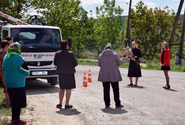 FOTO // Partidul „ȘOR” a dat START proiectului de ILUMINAT STRADAL încă într-o localitate din raionul Orhei: „2020 a fost declarat de noi „An al Luminii”. Sunt sigur că proiectele de îmbunătățire a vieții oamenilor vor da rezultate”