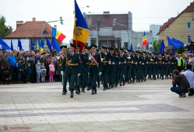 Reportaj FOTO // „Ziua Victoriei”, la Memorial: „Nu dorim ca cineva să treacă prin ce am trecut noi”