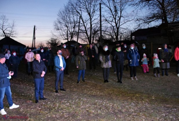 FOTO // „O nouă promisiune îndeplinită de echipa lui Ilan Șor”. Comuna Ivancea a fost complet ILUMINATĂ