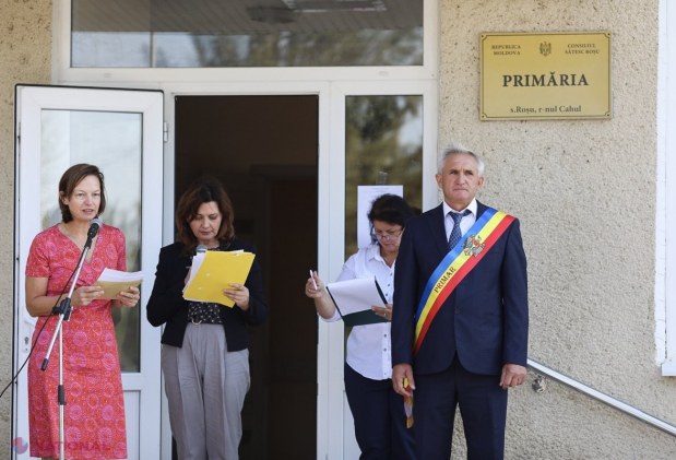 FOTO // România și Germania continuă să MODERNIZEZE infrastructura din R. Moldova. În satul Roșu a fost dat în exploatare sistem centralizat de CANALIZARE, care a costat aproape 1 000 000 de euro