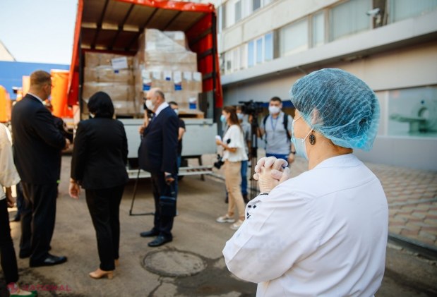 VIDEO // Polonia a mai trimis un convoi de ajutor umanitar la Chișinău pentru combaterea COVID-19: 30 de mii de măști, 4 800 de ecrane de protecție și 22 de mii de litri de dezinfectanți în sumă de 121 de mii de euro