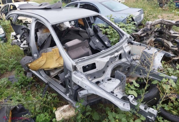 Un parc de DEZMEMBRĂRI auto din Chișinău, ticsit cu mașini cu numere străine: Posesorii a 23 de automobile au vrut să câștige sume frumoase, dar vor fi nevoiți să plătească mii de euro pentru vămuirea mijloacelor de transport