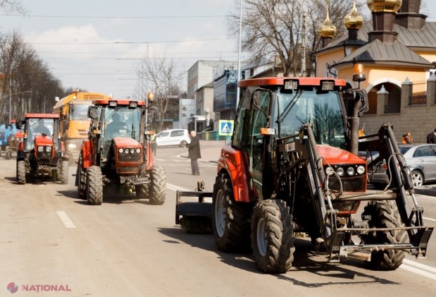 FOTO // La Orhei este în toi curățenia de primăvară. Străzile sunt spălate cu ȘAMPON special